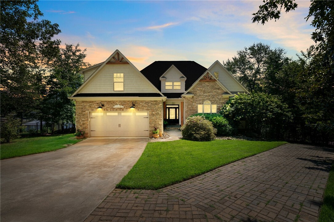 Property Photo:  137 Standridge Court  SC 29640 