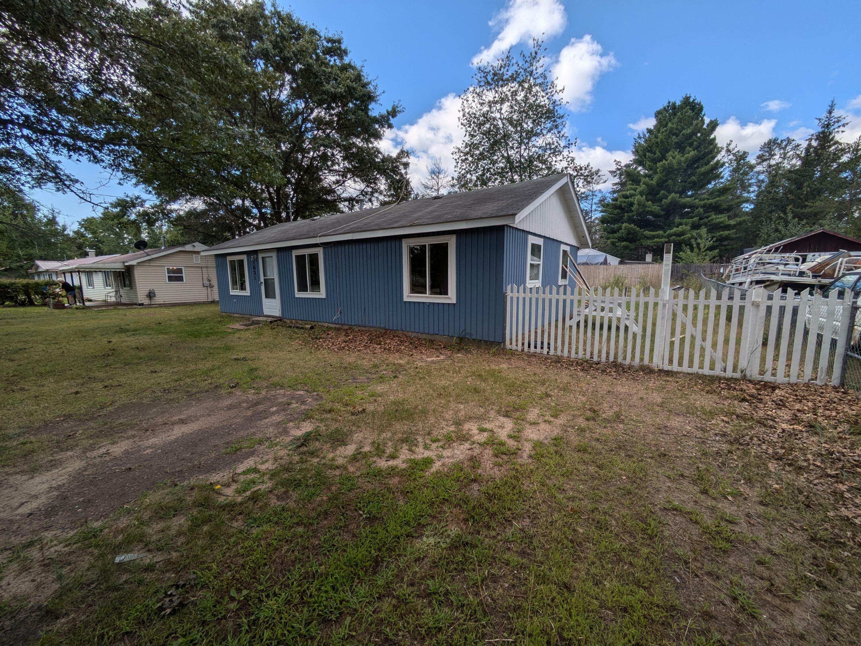 Property Photo:  1631 Dartmouth  MI 48656 