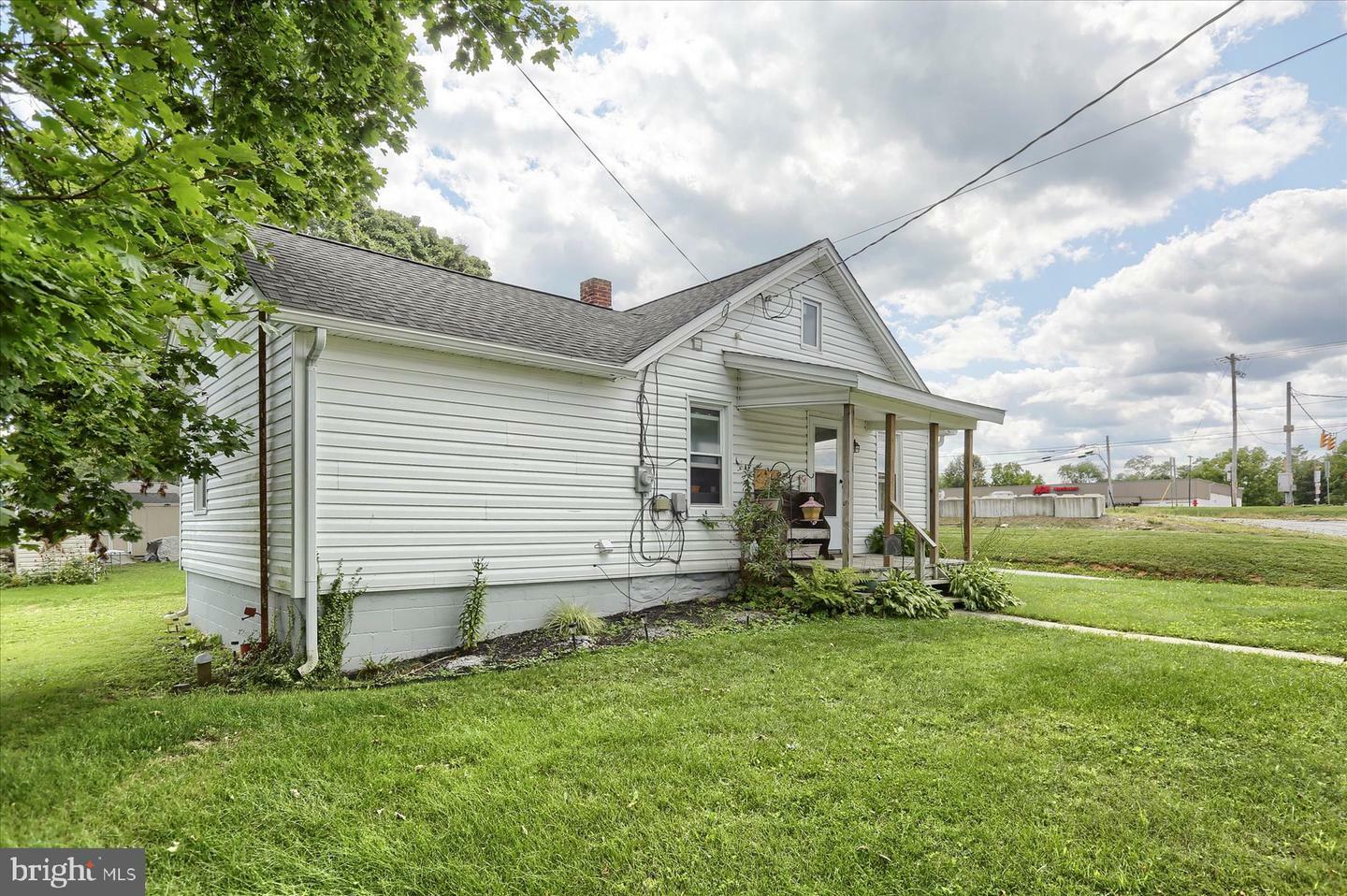 Property Photo:  20 Springvale Road  PA 17356 