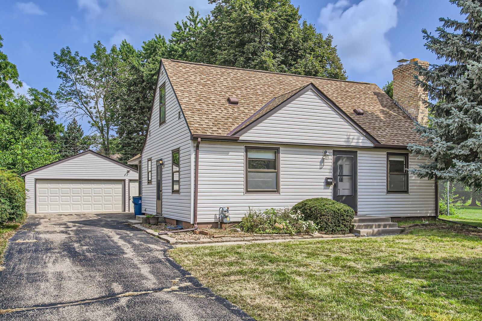 Property Photo:  2700 W 72nd Street  MN 55423 