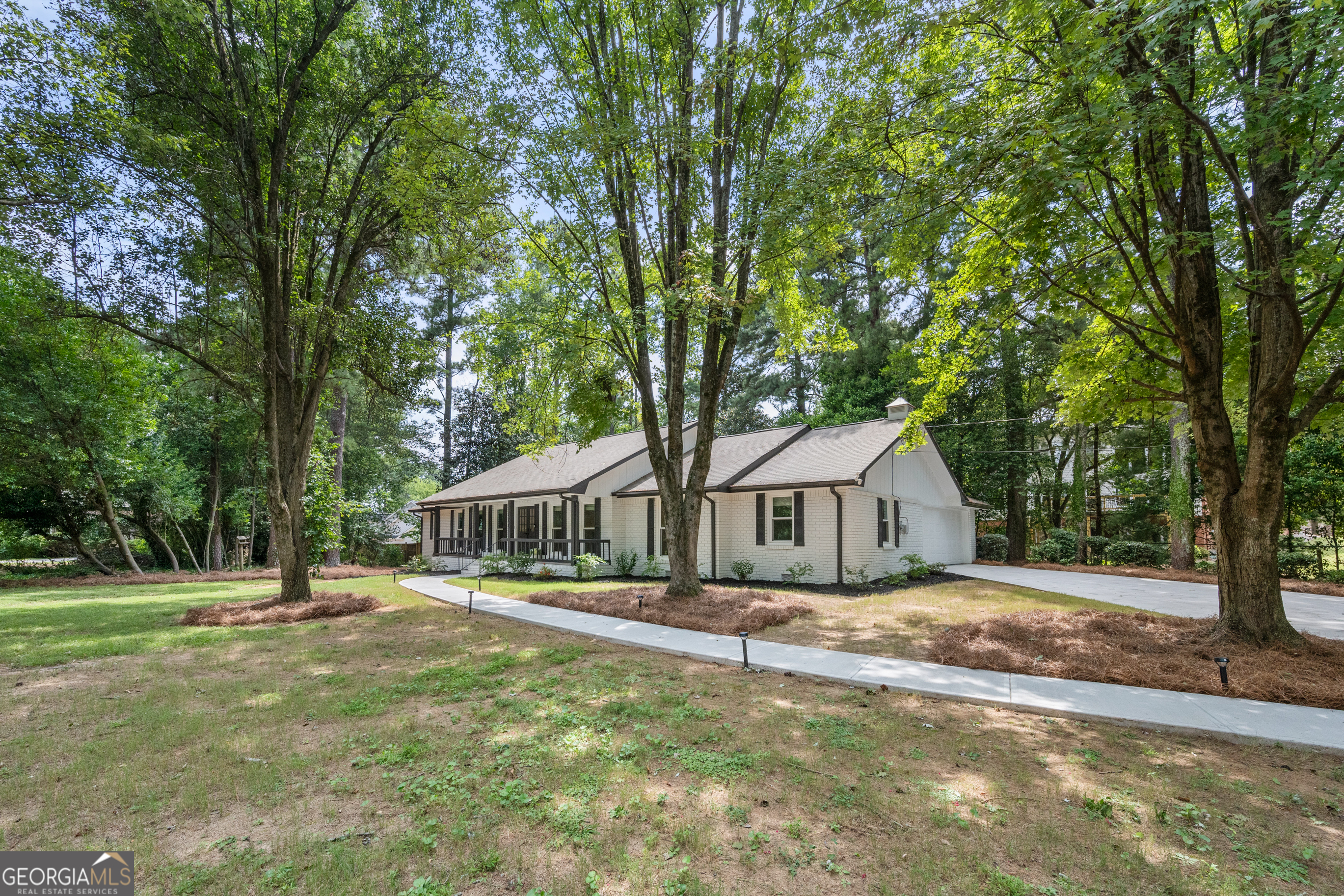 Property Photo:  355 Houze Way  GA 30076 