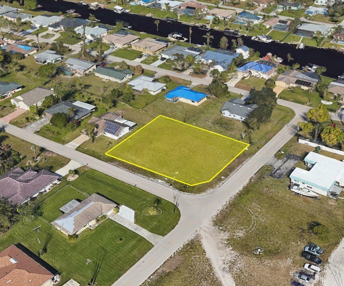 Property Photo:  1513 SE 37th Street  FL 33904 