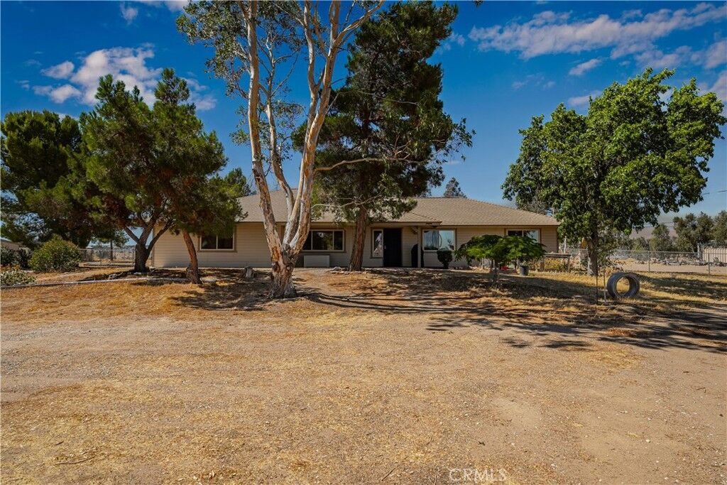 Property Photo:  10171 Cambria Road  CA 92344 