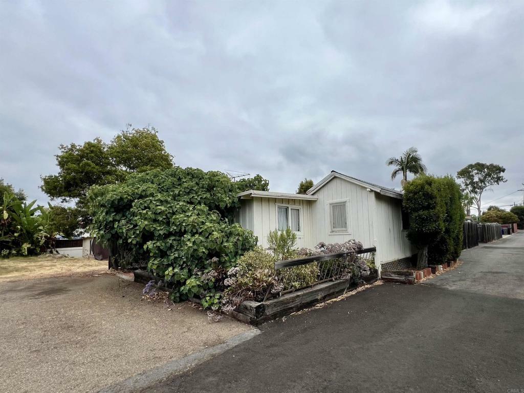 Property Photo:  636 Ezee St  CA 92024 