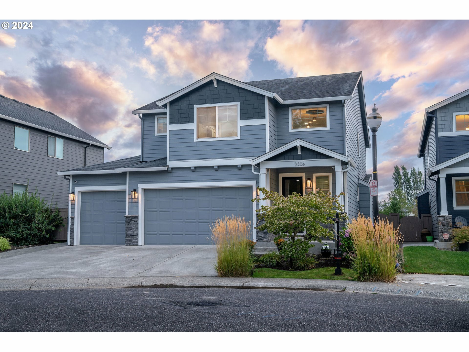 Property Photo:  3306 NW 45th Ct  WA 98607 