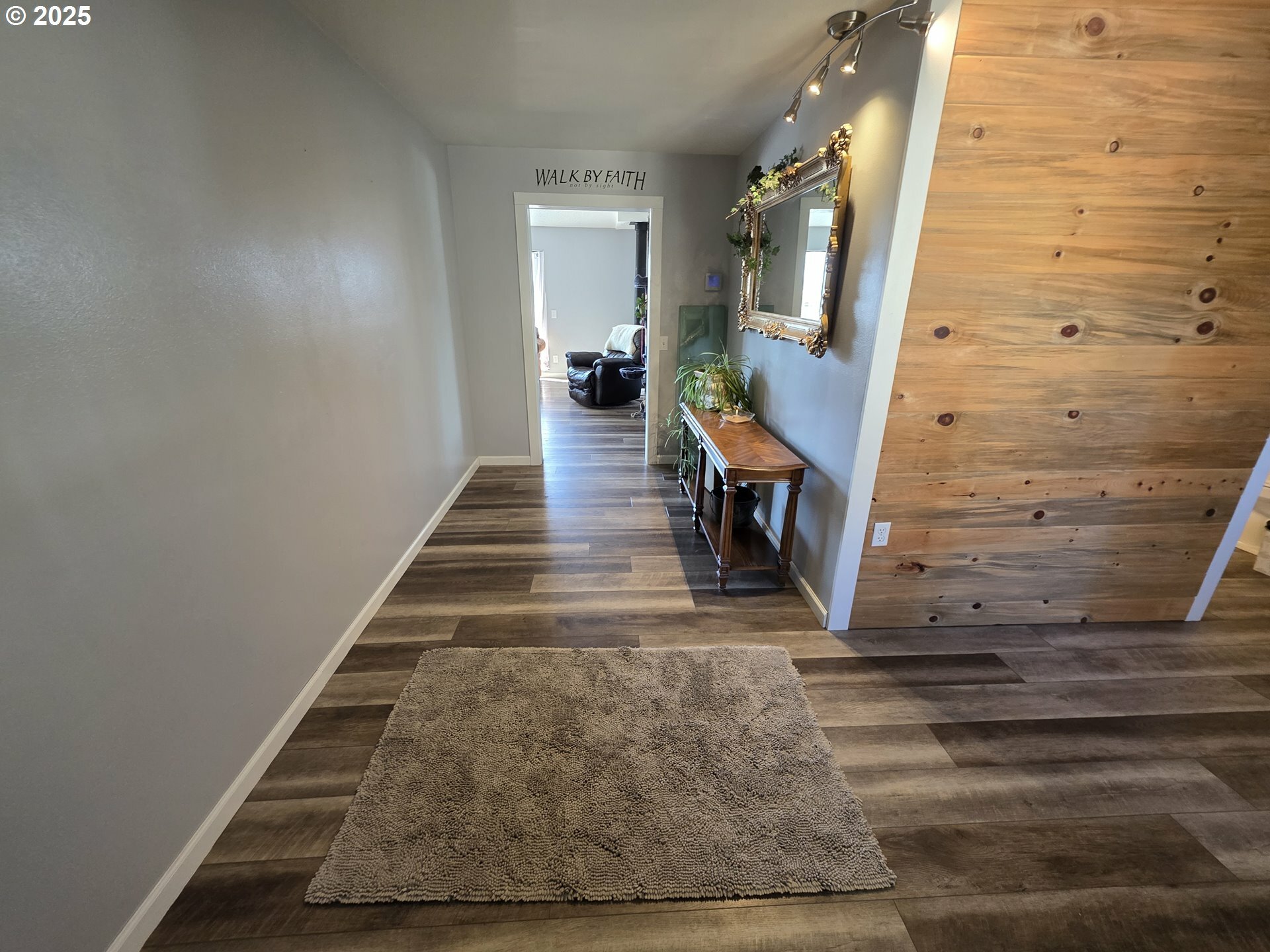 Property Photo:  508 3rd Ave  WA 98617 