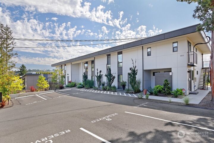 Property Photo: 223 5th Avenue 1 WA 98033