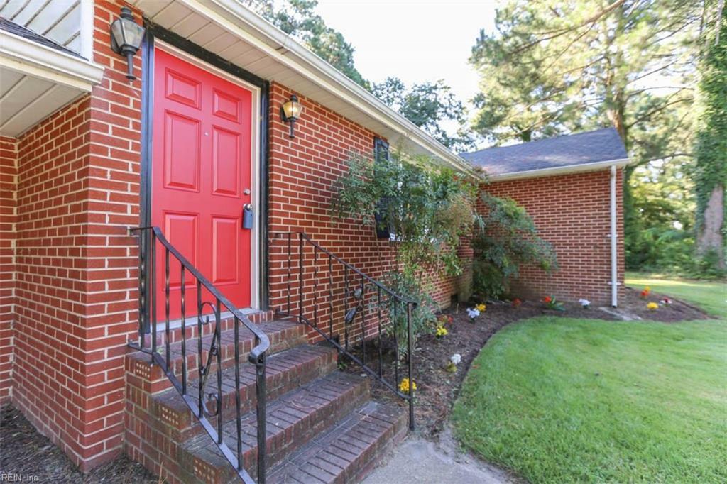 Property Photo:  1303 Amelia Avenue  VA 23707 