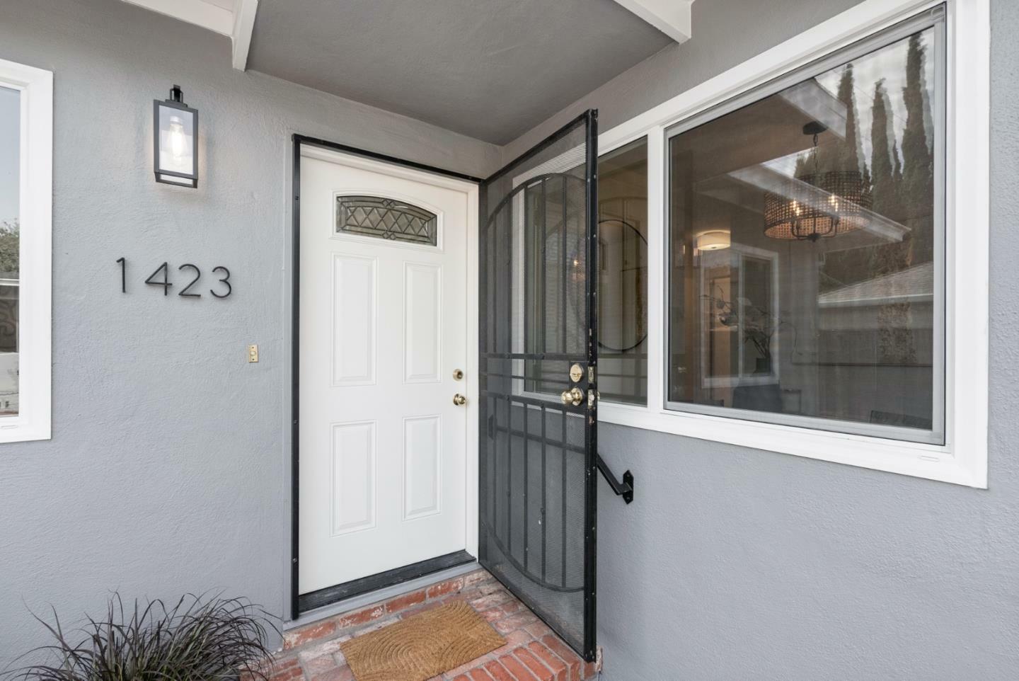 Property Photo:  1425 Sierra Street  CA 94061 