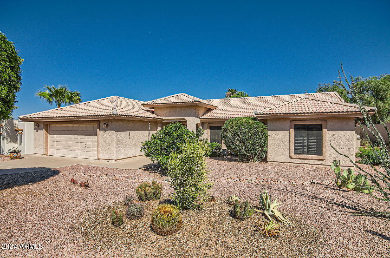 Property Photo:  13827 N Wendover Drive  AZ 85268 