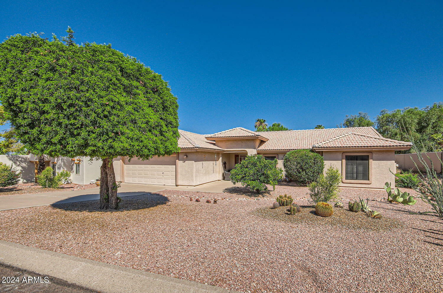 Property Photo: 13827 N Wendover Drive AZ 85268