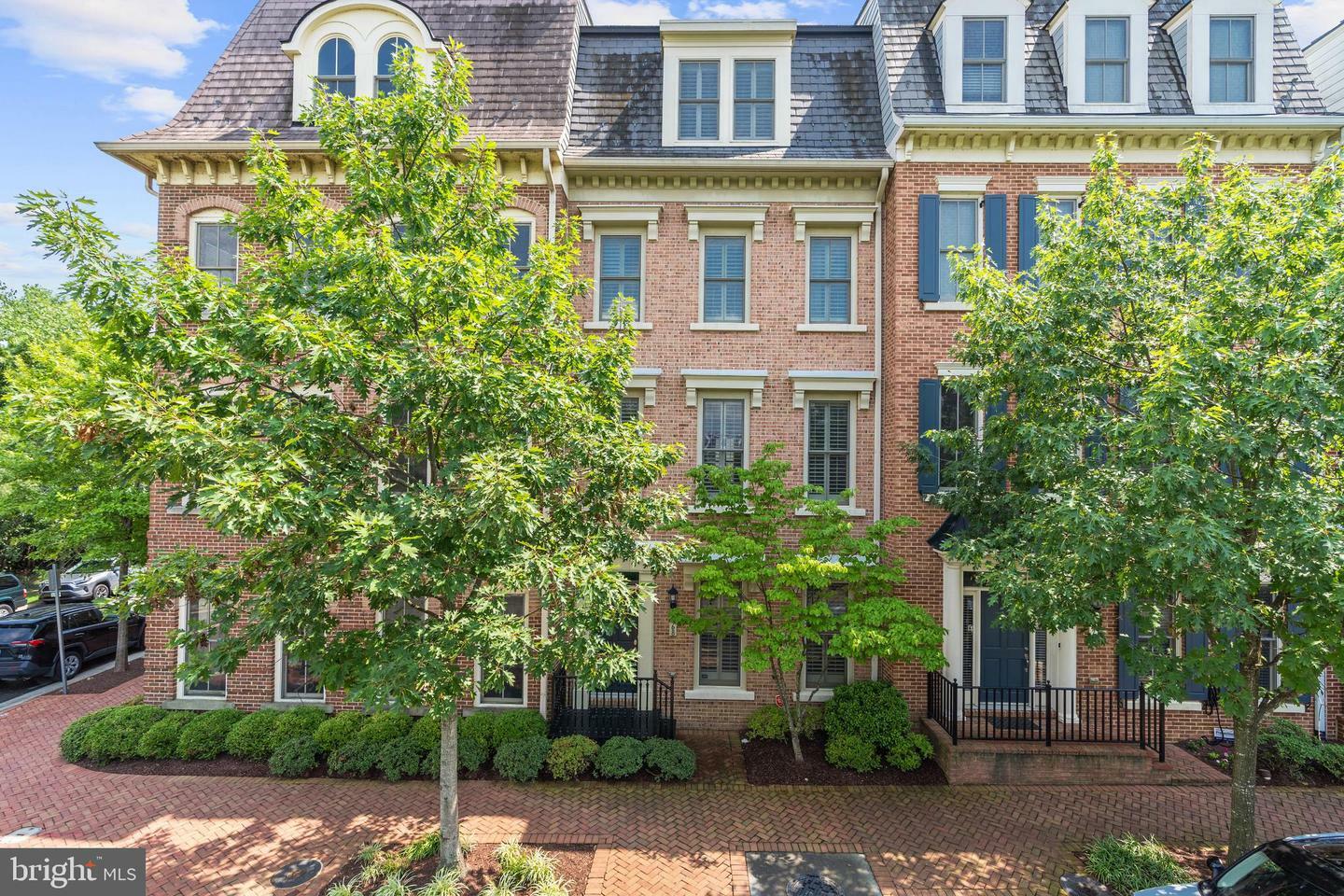 Property Photo: 1868 Carpenter Road VA 22314