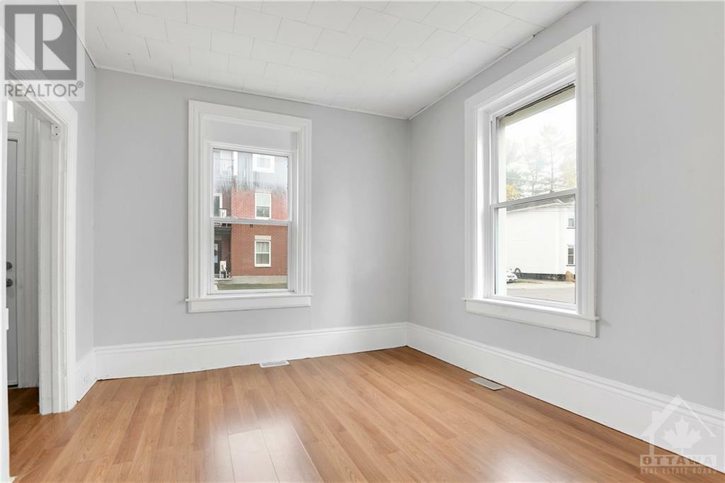 Property Photo:  154 Beckwith Street North  ON K7A 2C6 