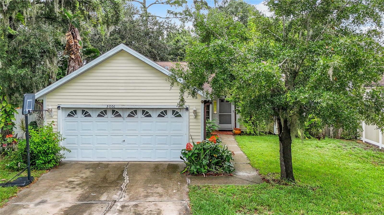 Property Photo:  5001 80th Avenue Circle E  FL 34243 