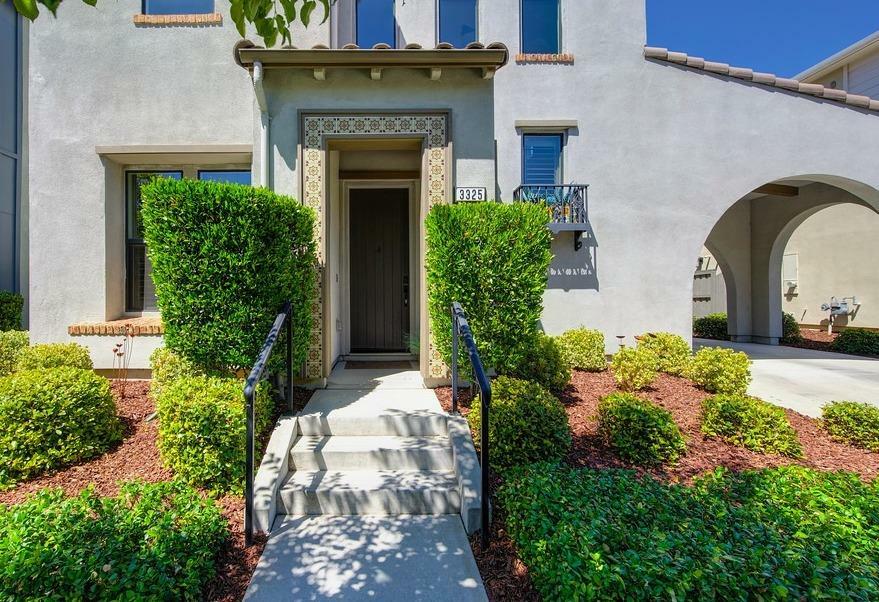 Property Photo:  3325 Dullanty Way  CA 95816 