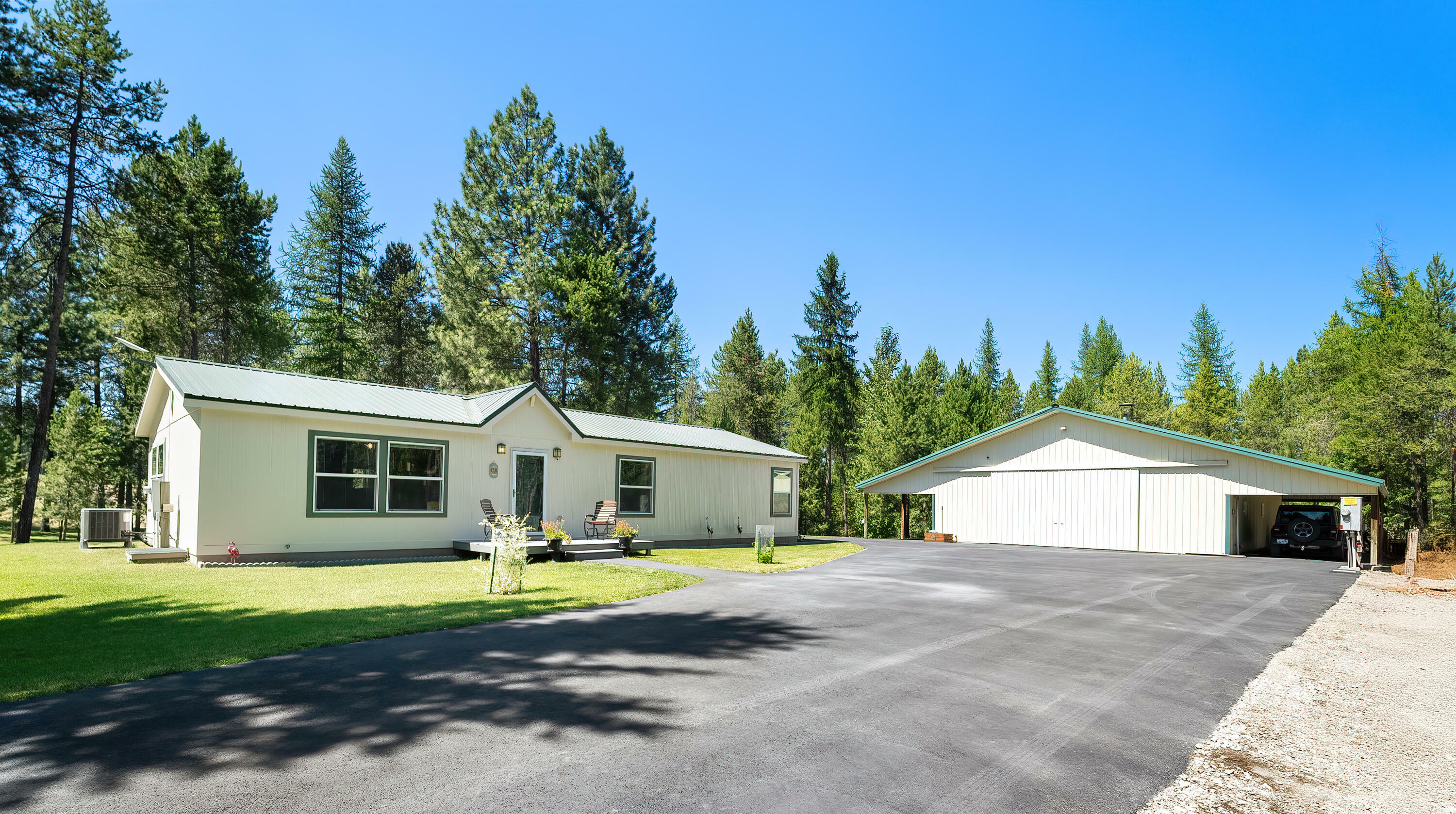 Property Photo:  4047 Pine View Way  WA 99173 