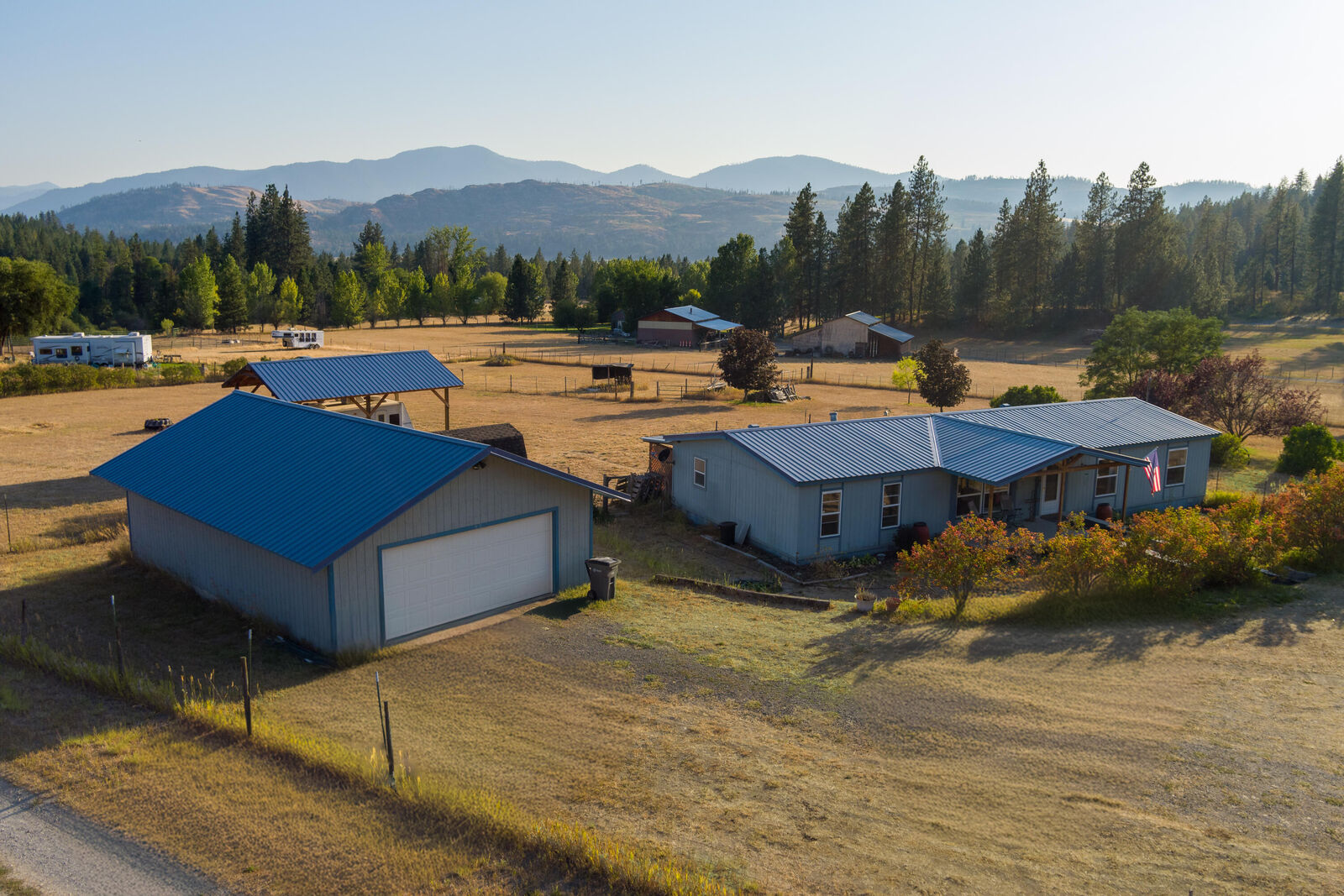 Property Photo:  938 Moran Creek Rd  WA 99114 