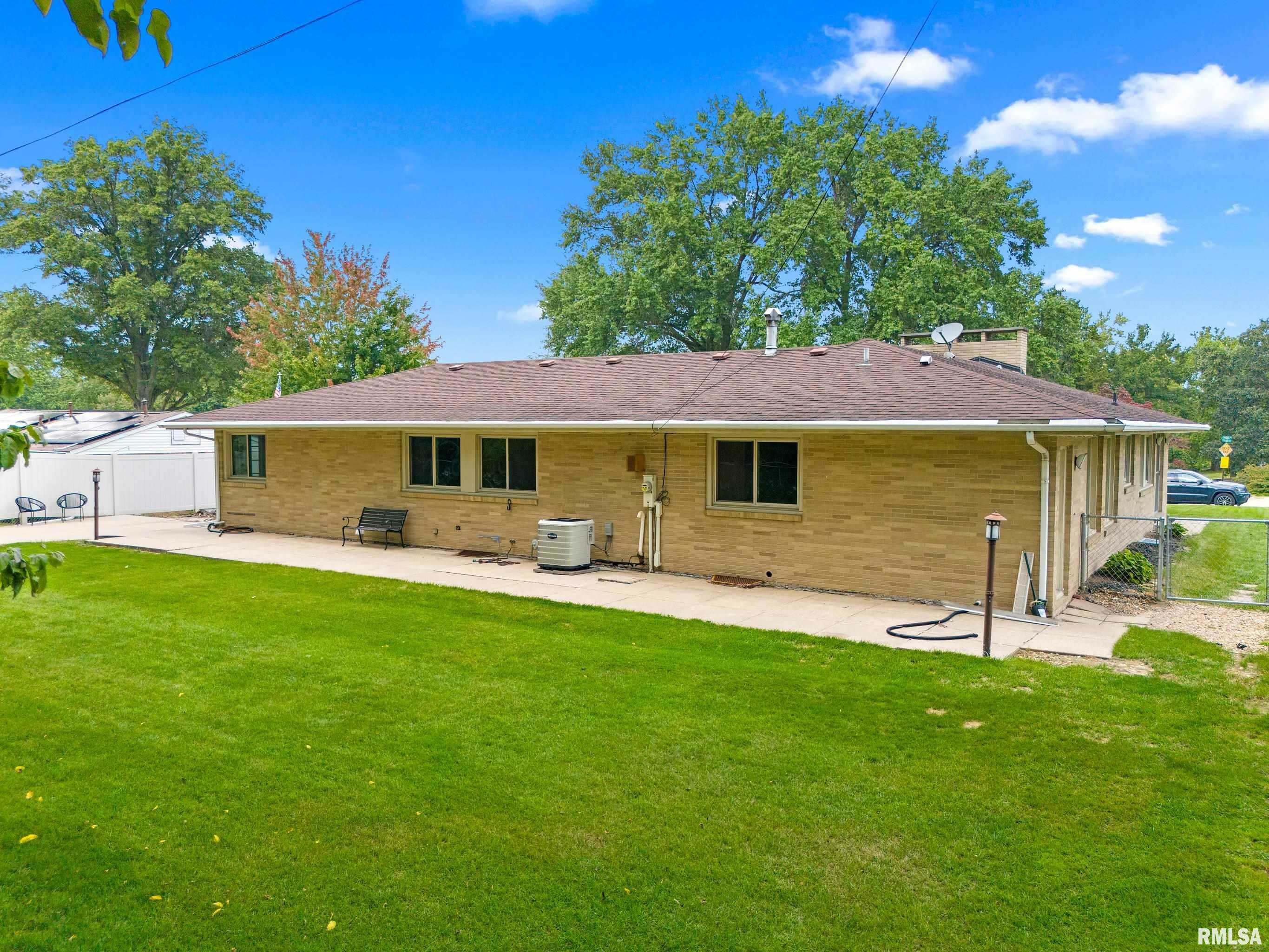 Property Photo:  60 Laurel Drive  IL 61520 