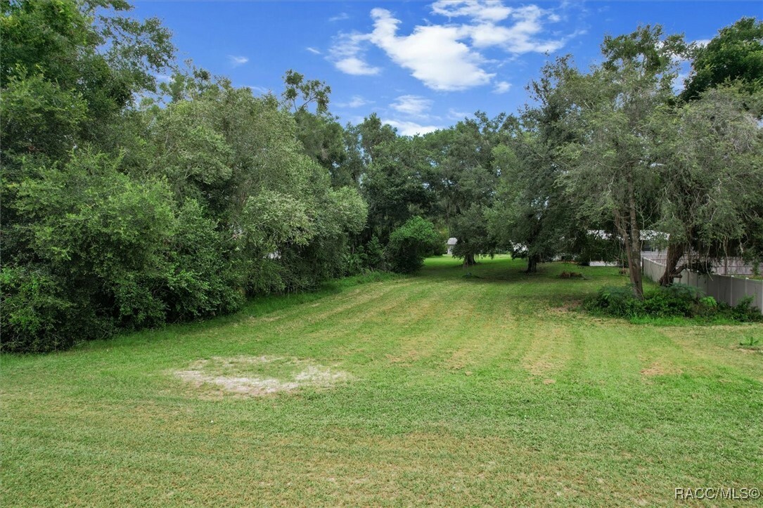 Property Photo:  8525 E Lake Breeze Lane  FL 34450 