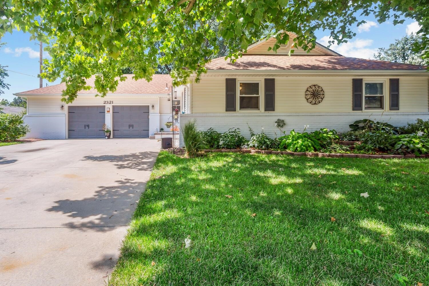 Property Photo:  2321 Hazlett St  KS 67042 