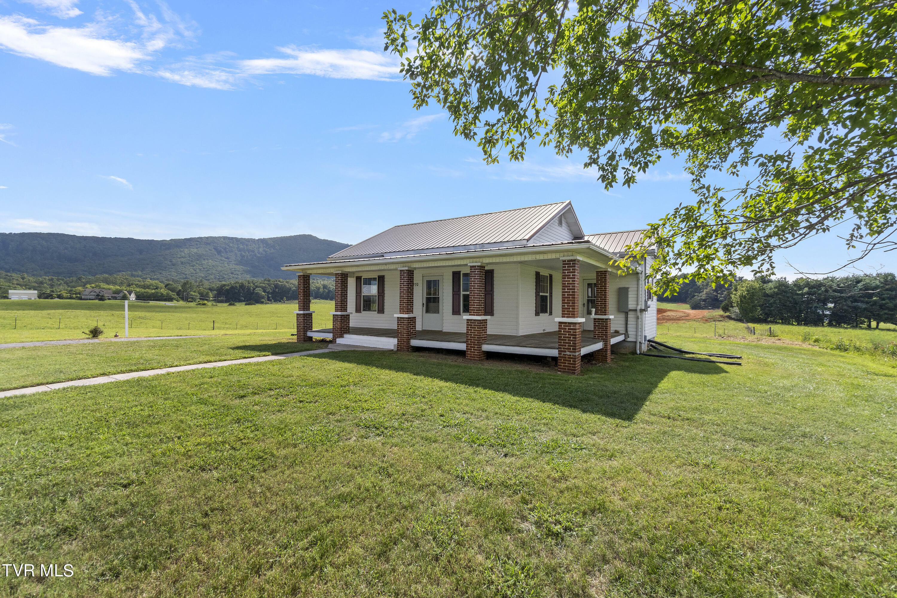 1270 Houston Valley Road  Greeneville TN 37743 photo