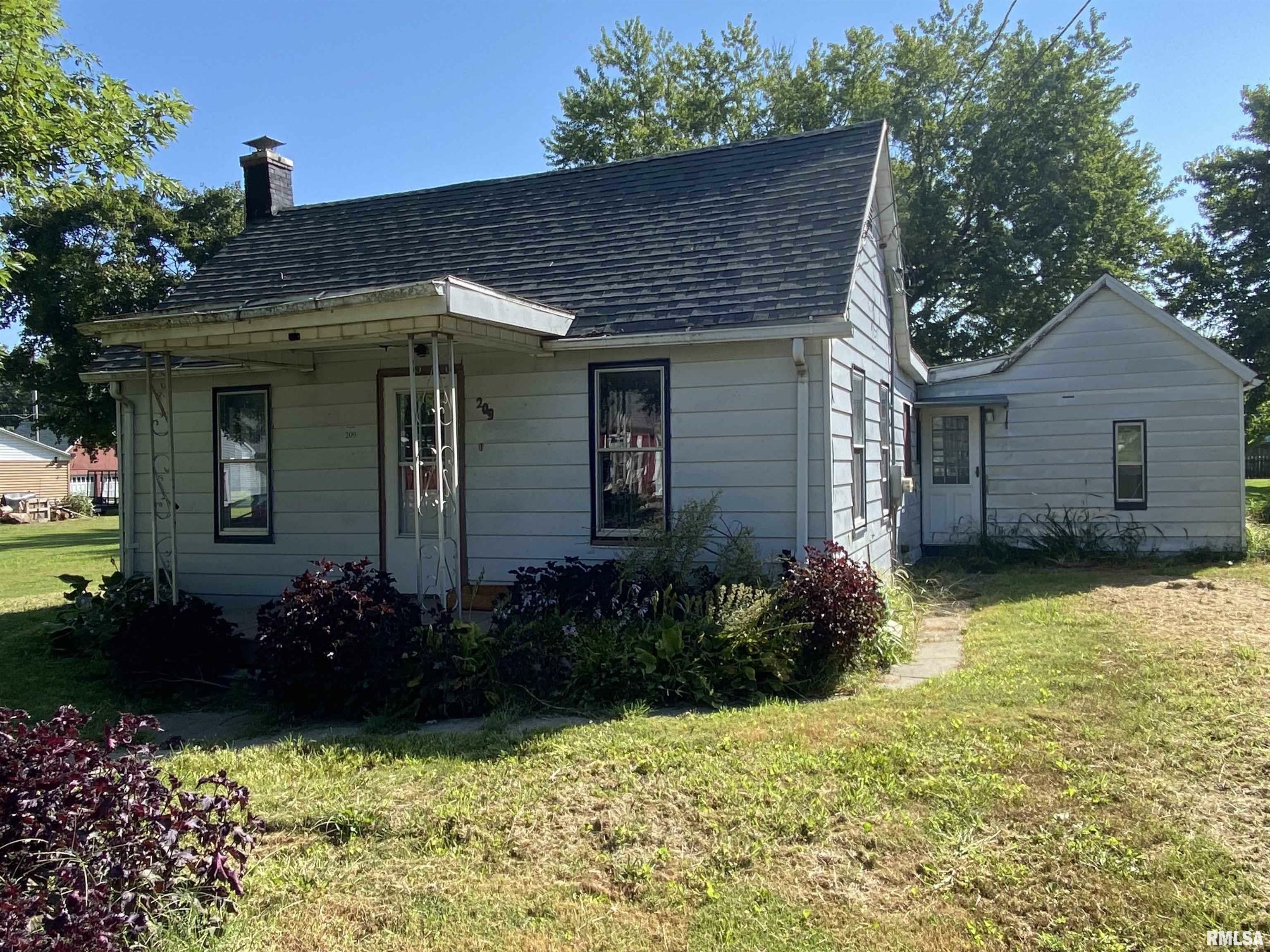 Property Photo:  209 Central Avenue  IL 61563 