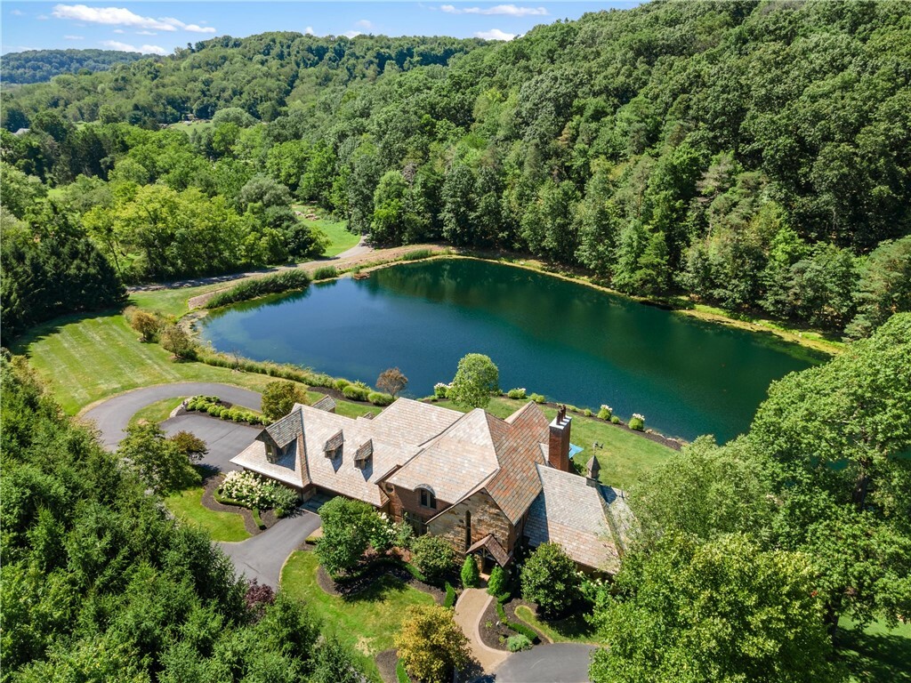 Property Photo: 1635 Pegher Ln PA 15143