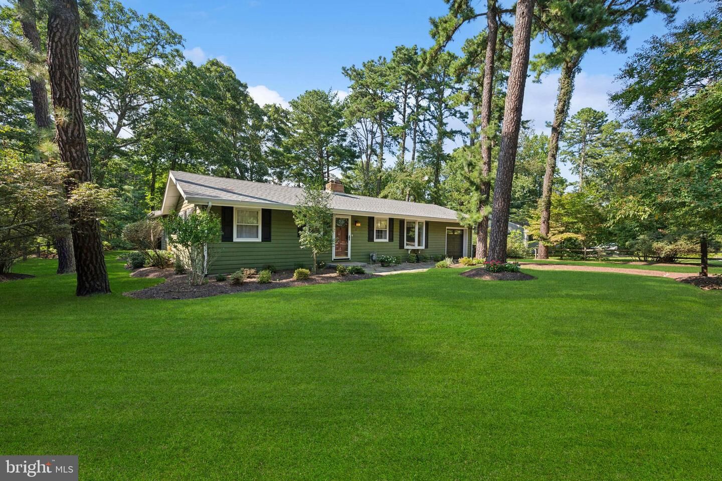 Property Photo:  27 Pocahontas Trail  NJ 08055 