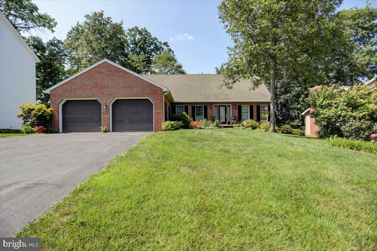 Property Photo:  6147 Greenbriar Lane  PA 17222 