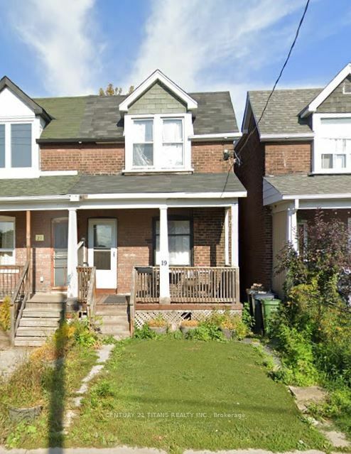 19 Sibley Ave  Toronto ON M4C 5E8 photo