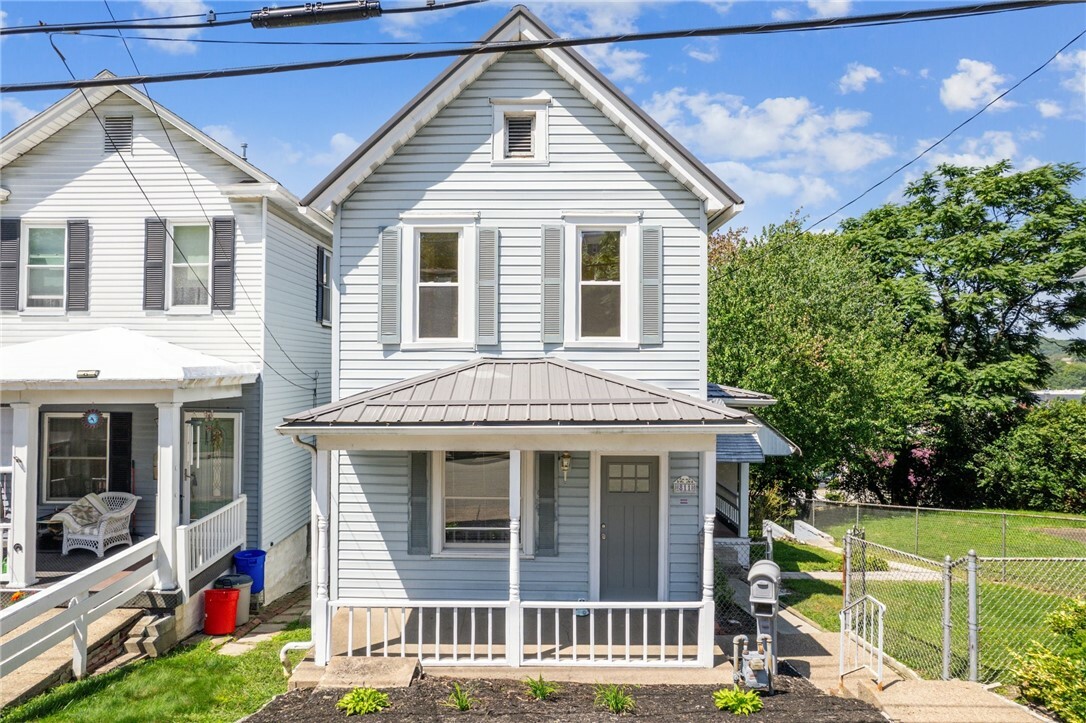 Property Photo: 811 N 3rd St PA 15644
