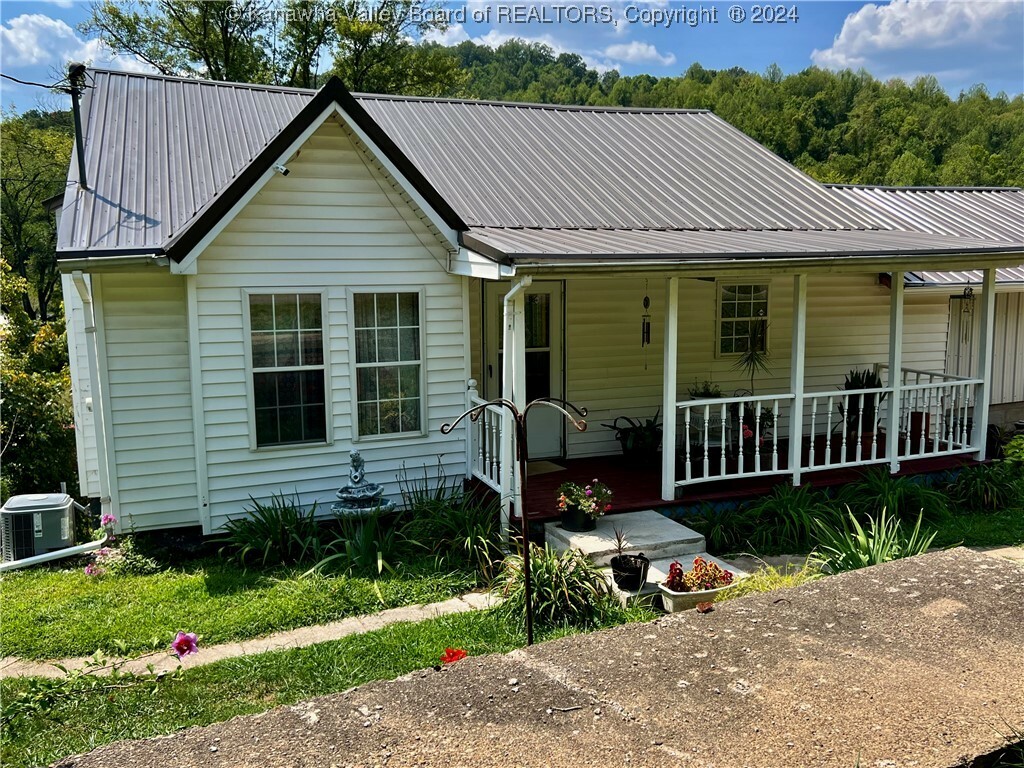 Property Photo:  4909 Big Tyler Road  WV 25313 