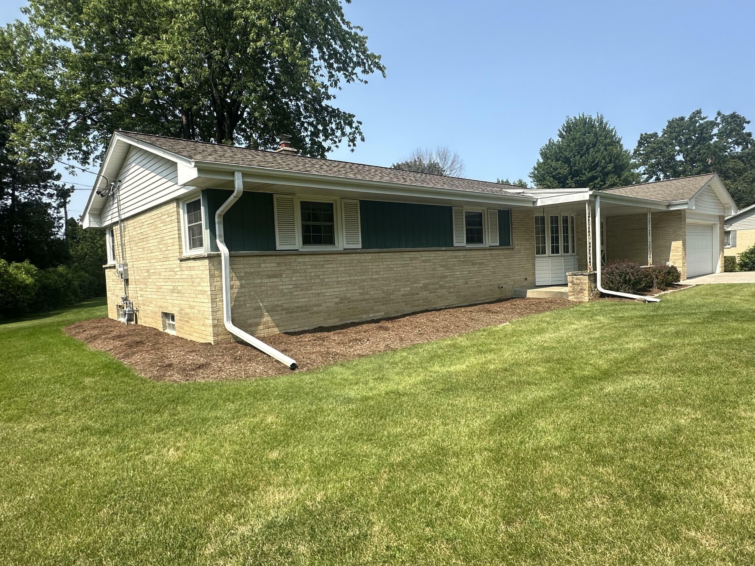 N50w14454 Fairmount Ave  Menomonee Falls WI 53051 photo