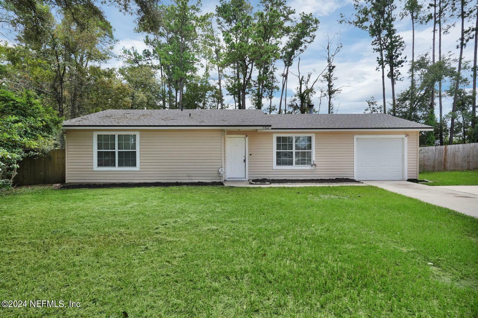 Property Photo:  7904 Winterwood Court  FL 32210 