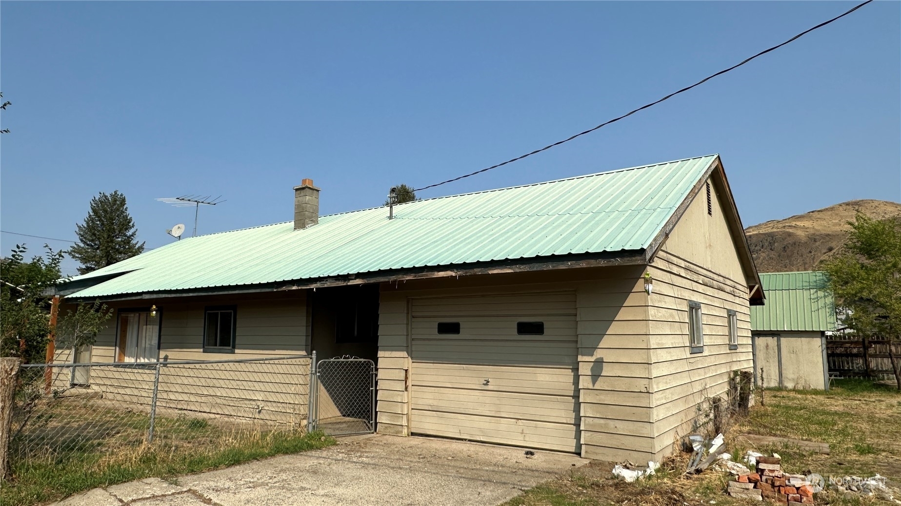 Property Photo:  1116 Hughes Lane  WA 98856 