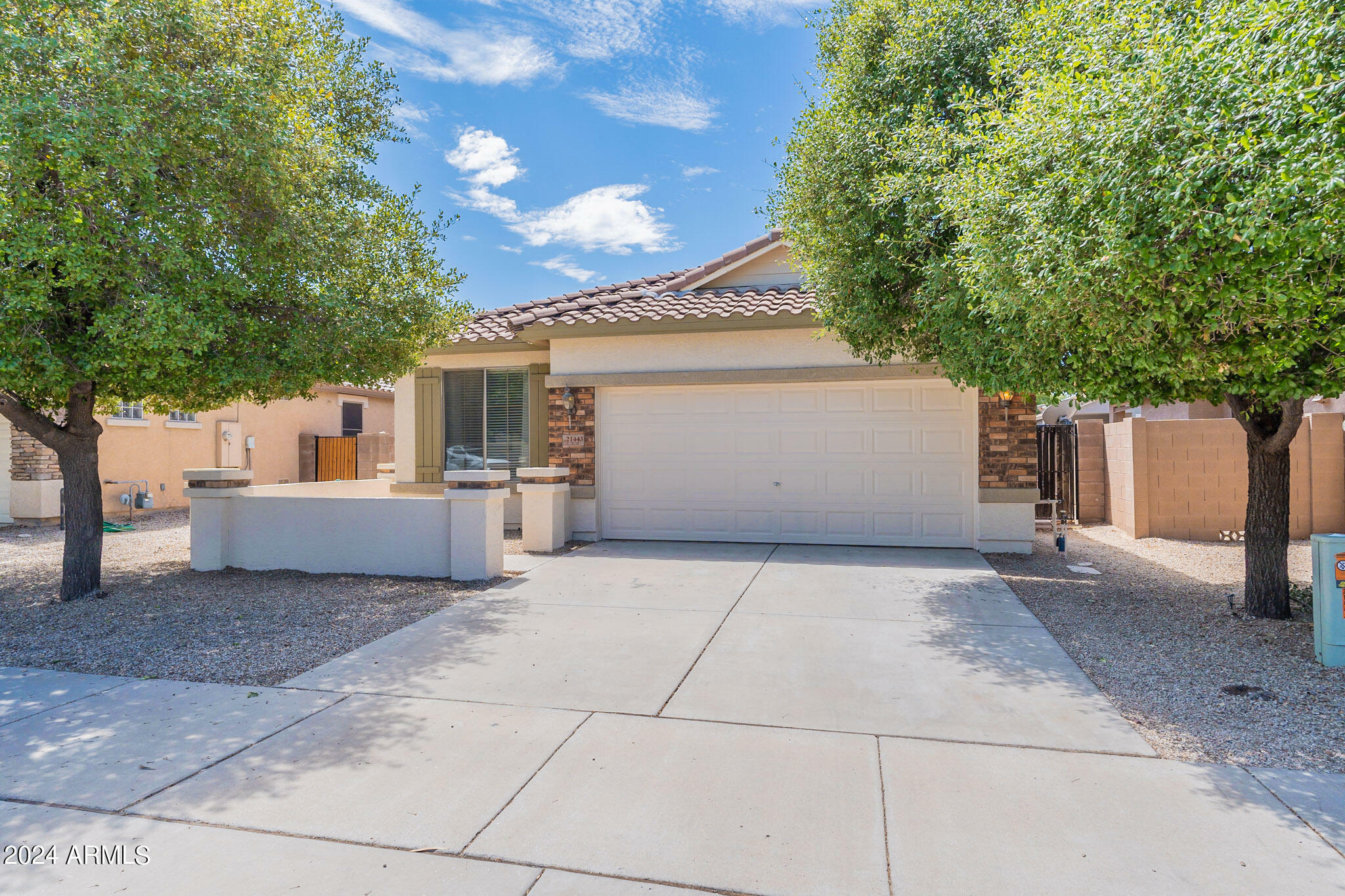 Property Photo:  21443 E Camina Plata Court  AZ 85142 