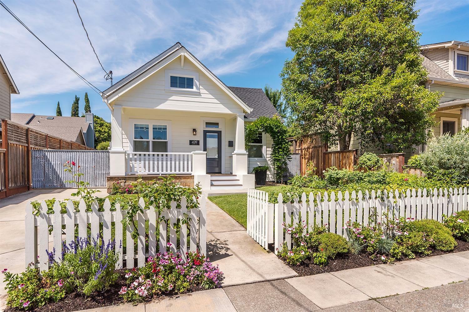 Property Photo:  439 Piper Street  CA 95448 