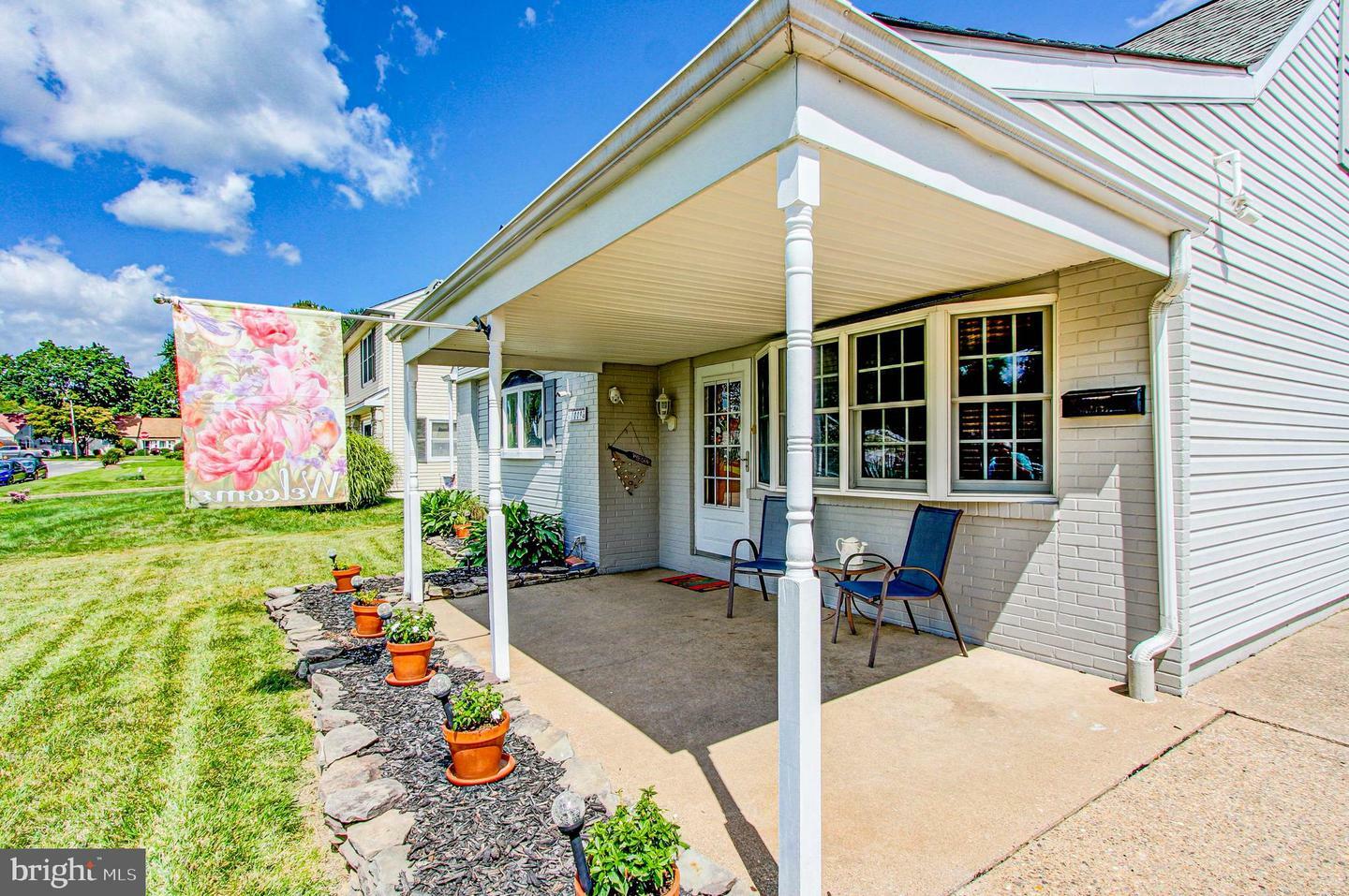 Property Photo:  1009 Piermont Street  PA 19116 