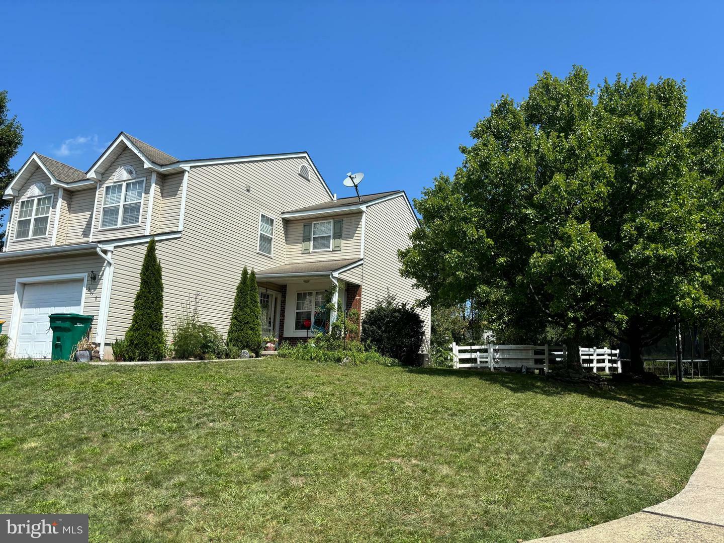 Property Photo:  598 Thistle Drive  PA 18073 