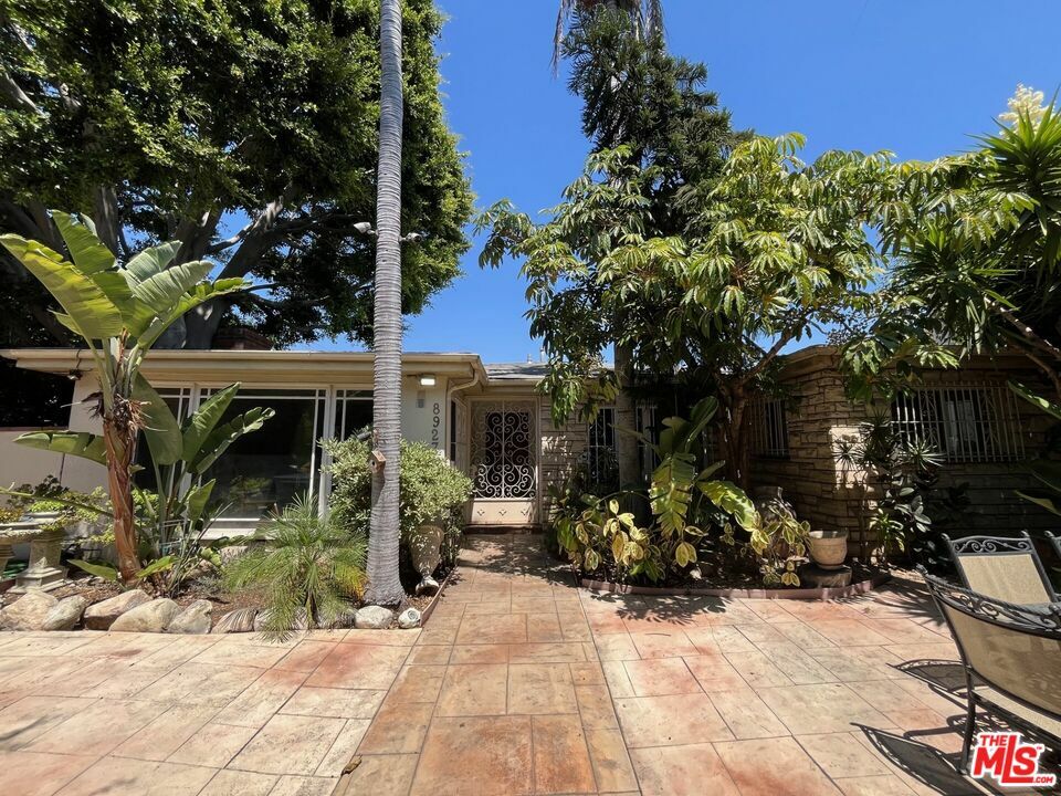 Property Photo:  8927   Sawyer St  CA 90035 