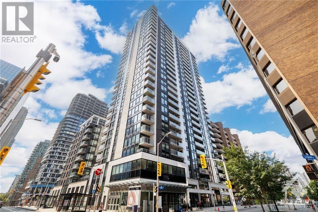 Property Photo:  340 Queen Street 1803  ON K1R 0G1 