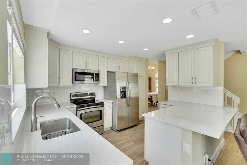 Property Photo: 10789 Crescendo Cir FL 33498