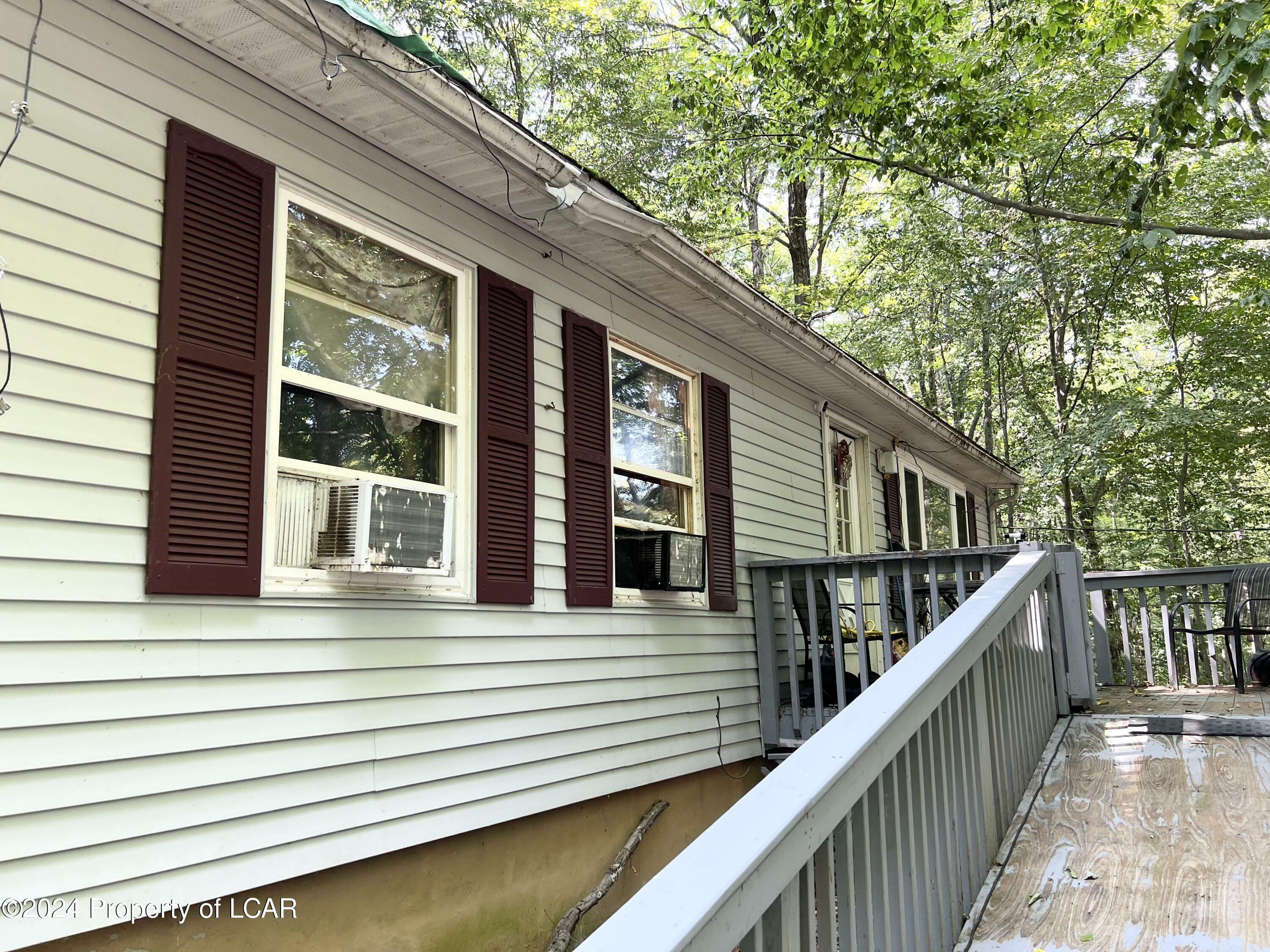 Property Photo:  65 Windsor Road  PA 18428 