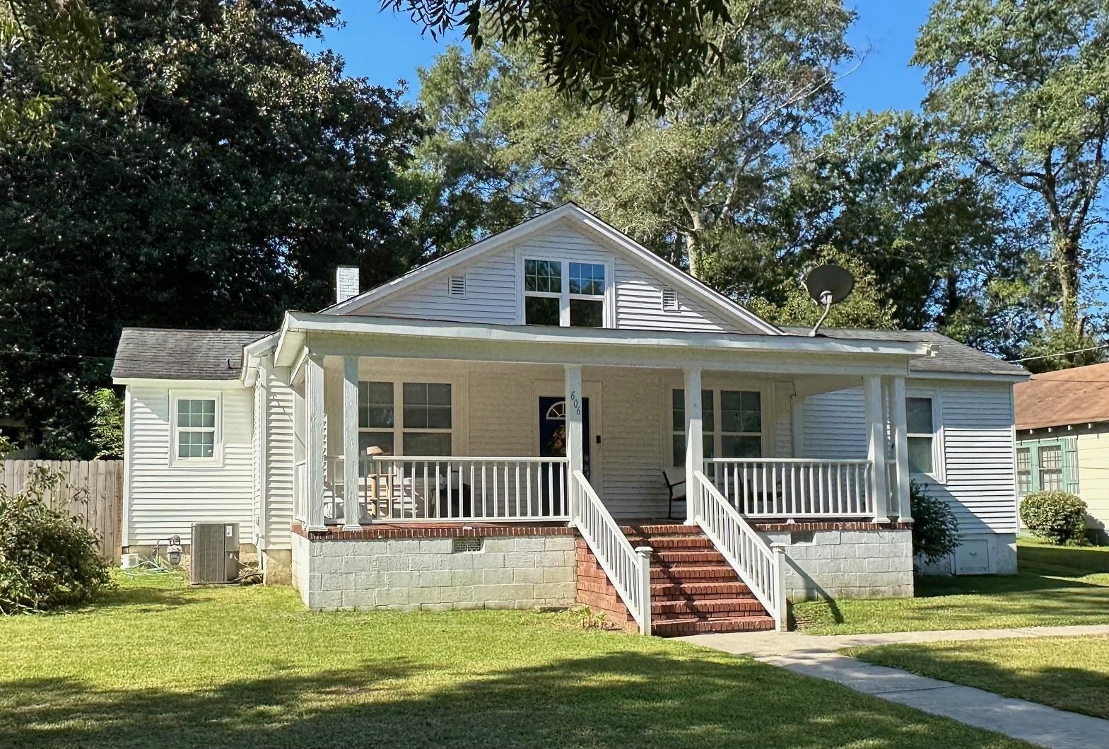 Property Photo:  606 Bryan Avenue  GA 30669 