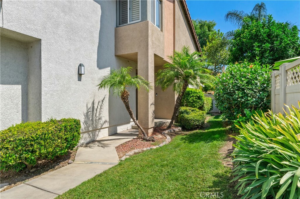 Property Photo:  12954 Avenida Empresa  CA 92503 