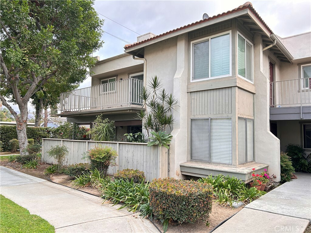 Property Photo:  883 Cinnamon Lane 71  CA 91010 