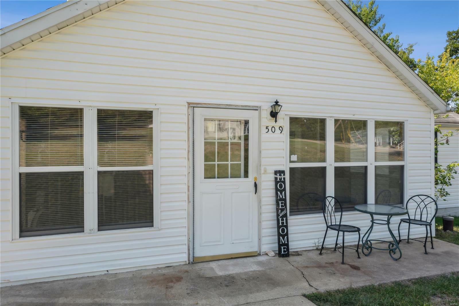 Property Photo:  509 Lueking Drive  MO 63020 