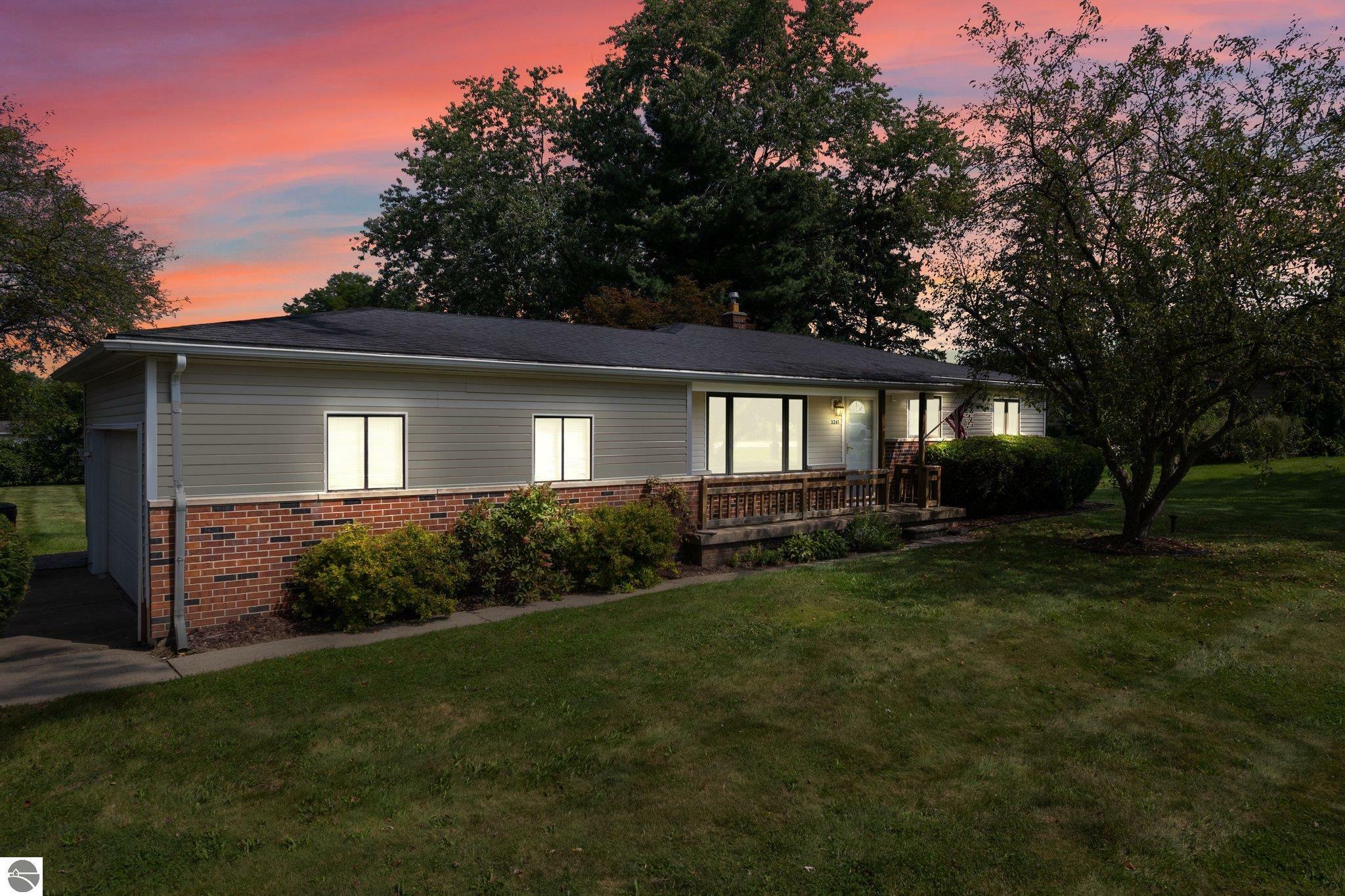 Property Photo:  3261 E Maple Avenue  MI 48529 