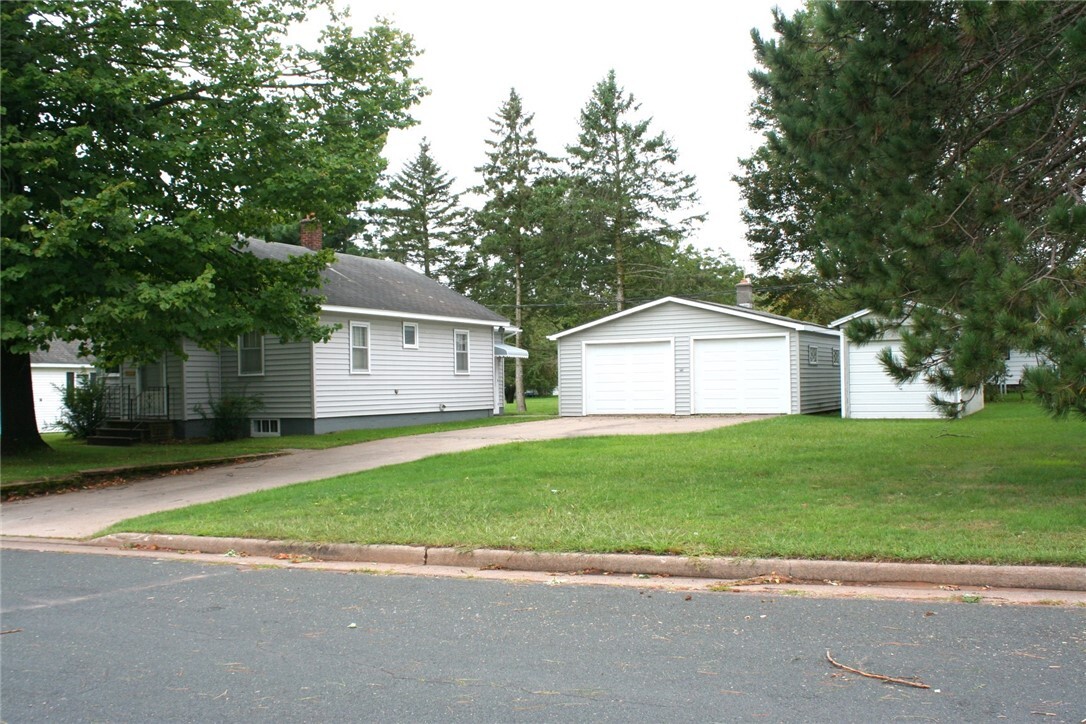 600 E 11th Street S  Ladysmith WI 54848 photo