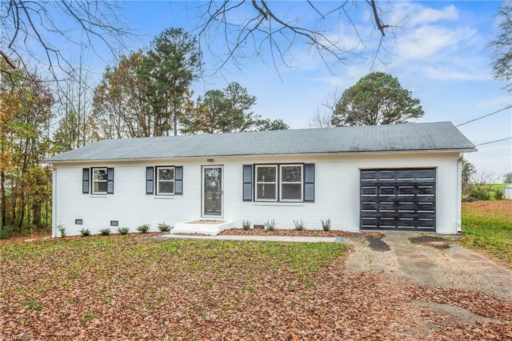 Property Photo:  212 Snow Hill Drive  NC 27017 